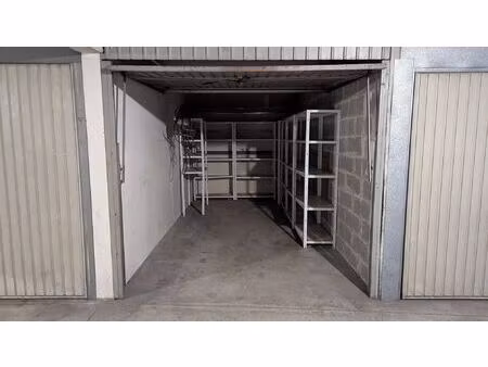 a vendre garage fermé - résidence du port vauban