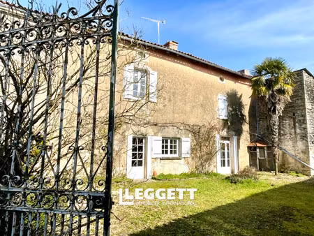 maison 9 pièce(s)  courcôme