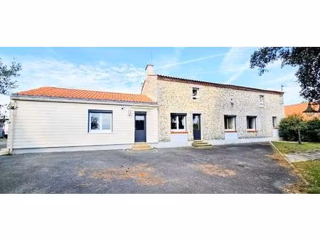 vente maison 7 pièces 225 m² saint-avaugourd-des-landes (85540)