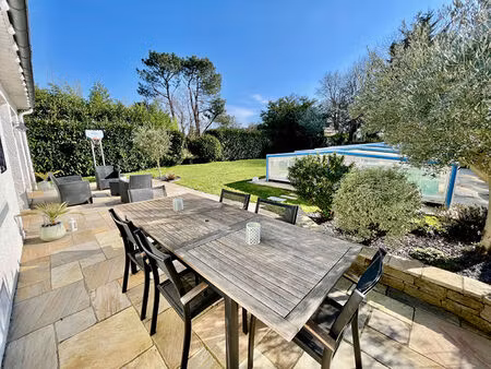 maison 150 m² - 5 chambres - 1200 m² jardin - piscine - menardais