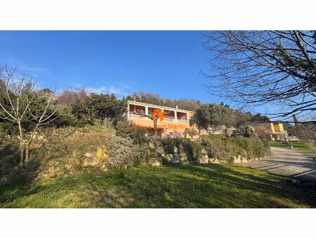 propriete a 5 mins des commodités avec vue sur la vallée