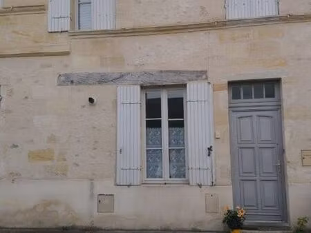 petit appartement duplex dans village ancien