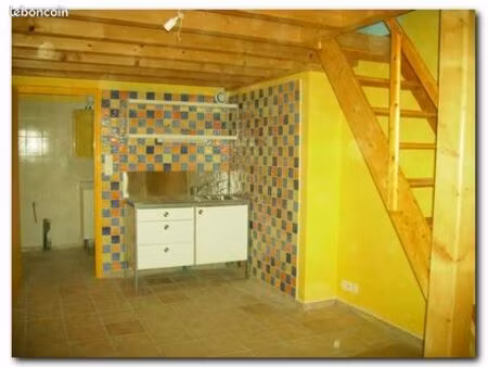studio meublé de 21m2. bourg la haye fouassiere