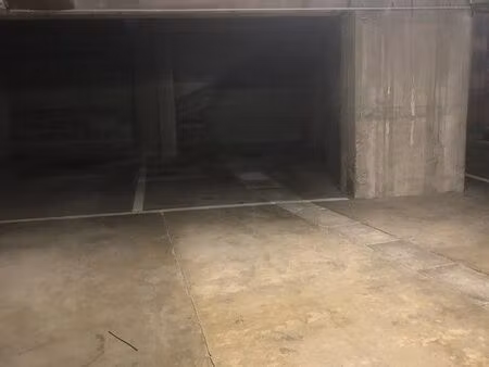 place de parking. centre ville montargis