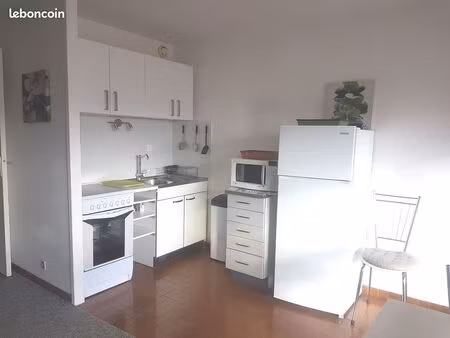 beau studio  vue  plein sud  centre ville 