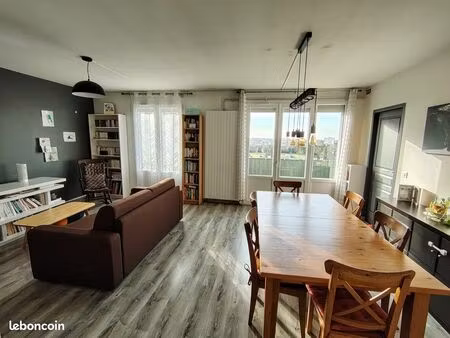 appartement t4 de 91m2  loyer 1000 charges comprises