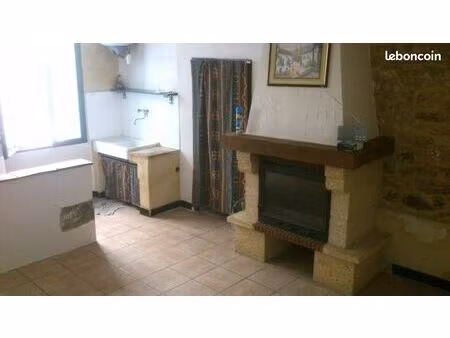 remoulins quartier historique studio 24m2