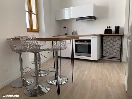 t2 meuble pelissanne parking gratuit