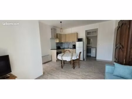 location studio meublé