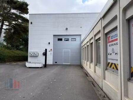 1.086 m² d’entrepôt + 262 m² de bureaux en emplacement pr...