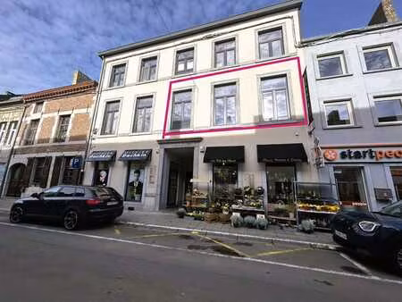 joli appartement dans un superbe immeuble classé. peb c.