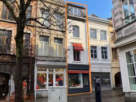 restaurant avec murs à vendre