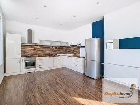 duplex +/- 95 m²  2 chambres  cave