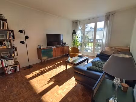 a vendre appartement 2 pieces en parfait etat et tres lumineux