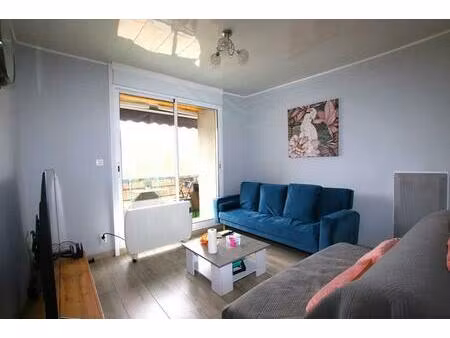 immeuble de rapport - 2 appartements et 2 commerces