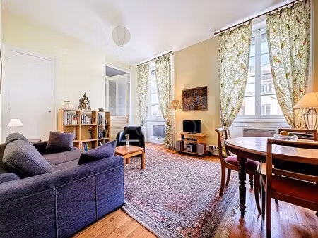 lyon 1 - opera beau t2 56m² en etage ascenseur 285000€