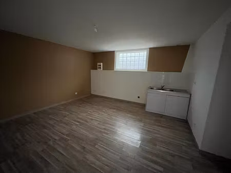 appartement t2 situe au rdc