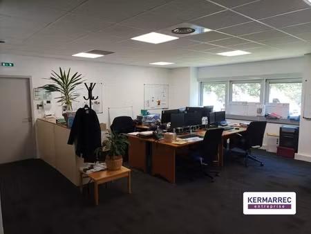 surface de bureaux pmr de 275 m² lumineux et accessible à loue