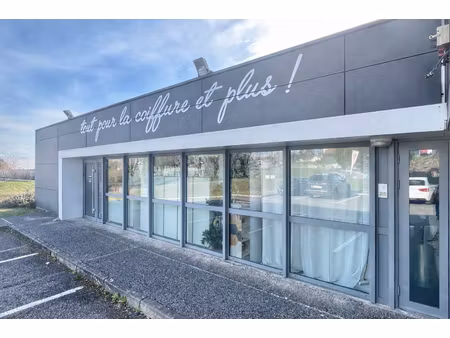 fonds de commerce - grossiste en produits de coiffure et cosmétiques - 135 m²