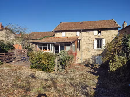 maison de campagne en pierre avec jardin de 500 m2