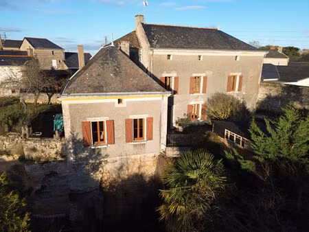 maison de caractère en plein coeur de doué-en-anjou