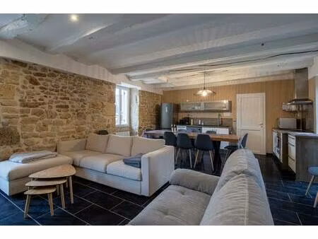 maison familiale 6 pièces sur terrain de 1441 m² avec piscine