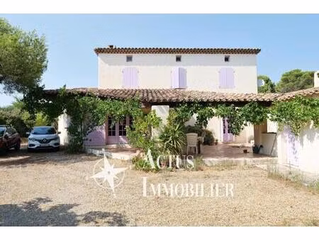 grande maison aux viougues avec joli terrain à salon de pro