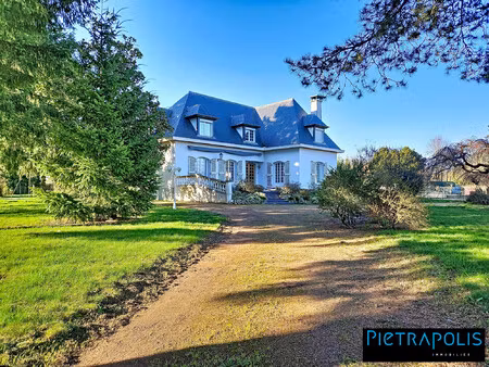 belleville en beaujolais-maison-220 m²-5 chambres-jardin-