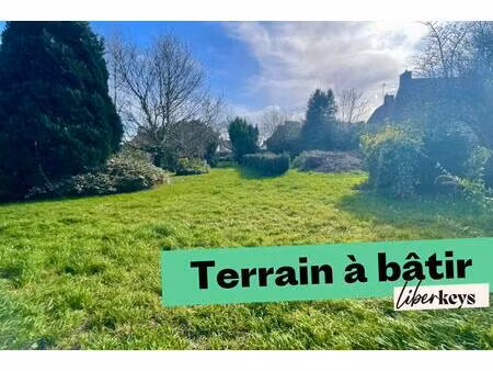 terrain constructible i 1022 m² i trélévern bourg