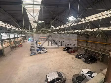 entrepot 2 000 m² – parcelle 5 000 m² a melun