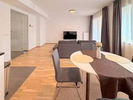 appartement à louer à evere € 1.550 (llkap) - skyline renting services | zimmo