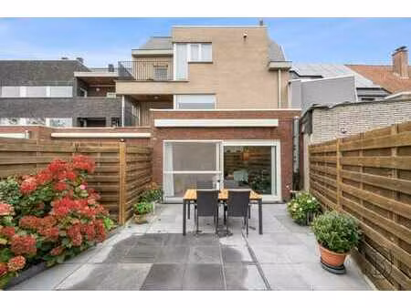 maison récente avec terrasse  garage et parking!