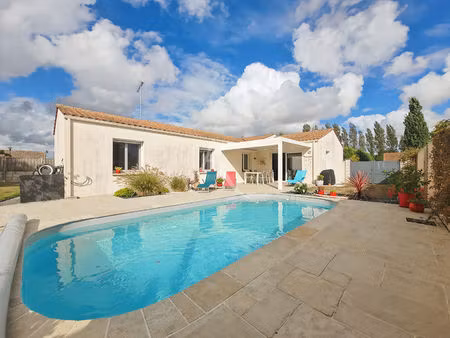maison familiale avec piscine chauffée  3 chambres + bureau ? jardin paysagé ? saint chris