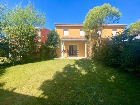 villa t4 en résidence sécurisée   parking  garage  jardin