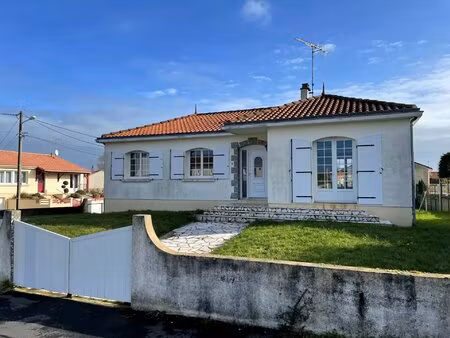 belle maison 3 chbres + bureau avec sous sol !