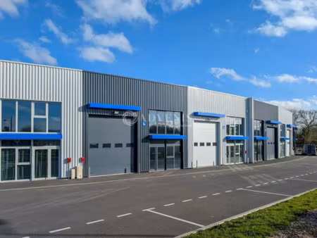 local d'activite a vendre