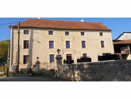 ensemble immobilier atypique - 1400 m2 - fort potentiel locatif cea valduc - 1 6 hectares 