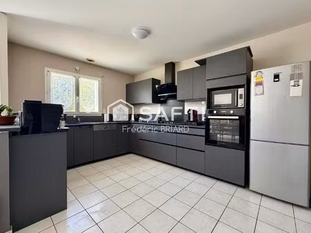 vairé - centre ville  plain-pied 95m2  3 chambres