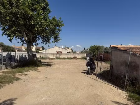 la fare-les-oliviers – beau terrain à découvrir