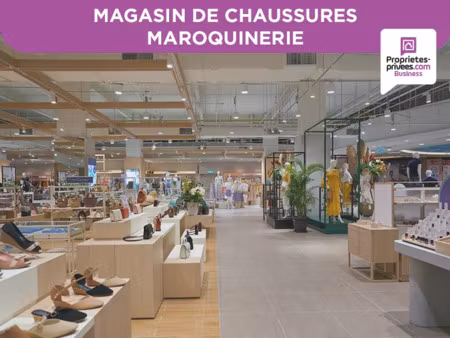 75018 paris - maroquinerie  chaussures  accessoires de mode 120 m²  vitrine 12 mètres