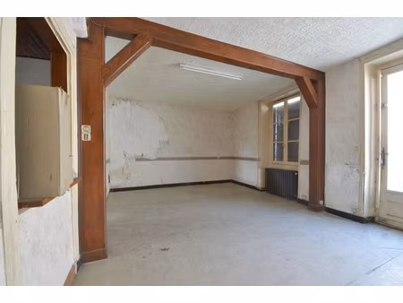 vente maison 8 pièces 200 m² à ivoy-le-pré (18380)  86 000 €