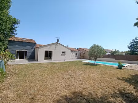 maison sainte flaive des loups + piscine