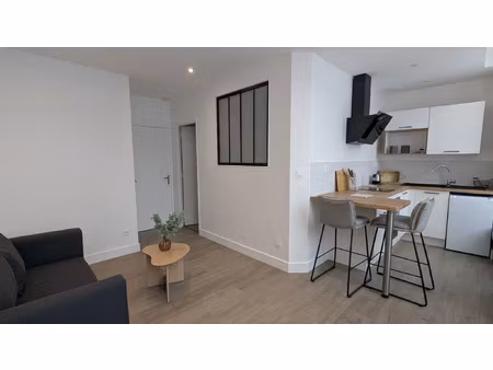 hyper centre orleans - f2 meublé refait à neuf.