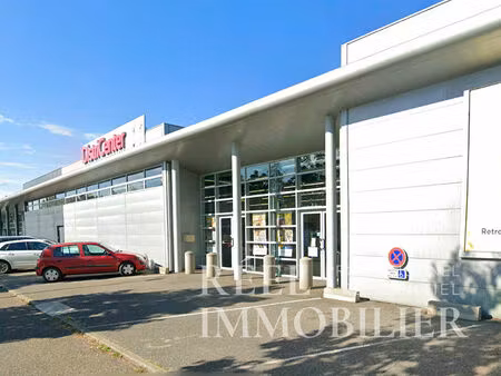 local commercial auch 832 m2