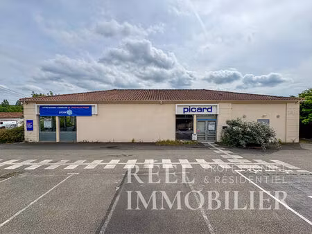 local commercial de 300 m² /emplacement stratégique avec forte visibilité à auch