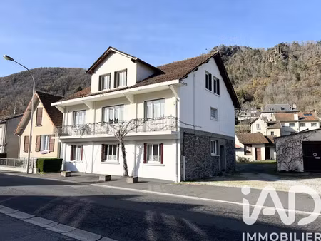 appartement à vic-sur-cère (15800)