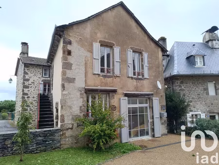 maison à saint-cernin (15310)