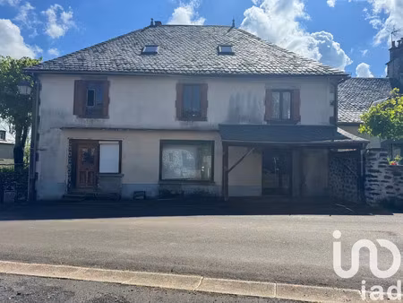 maison traditionnelle à saint bonnet de salers (15140)