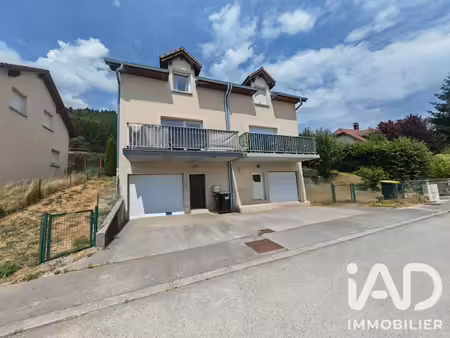 maison traditionnelle à les fins (25500)