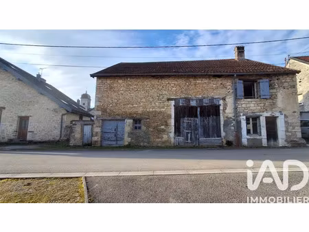 maison de village à lombard (25440)
